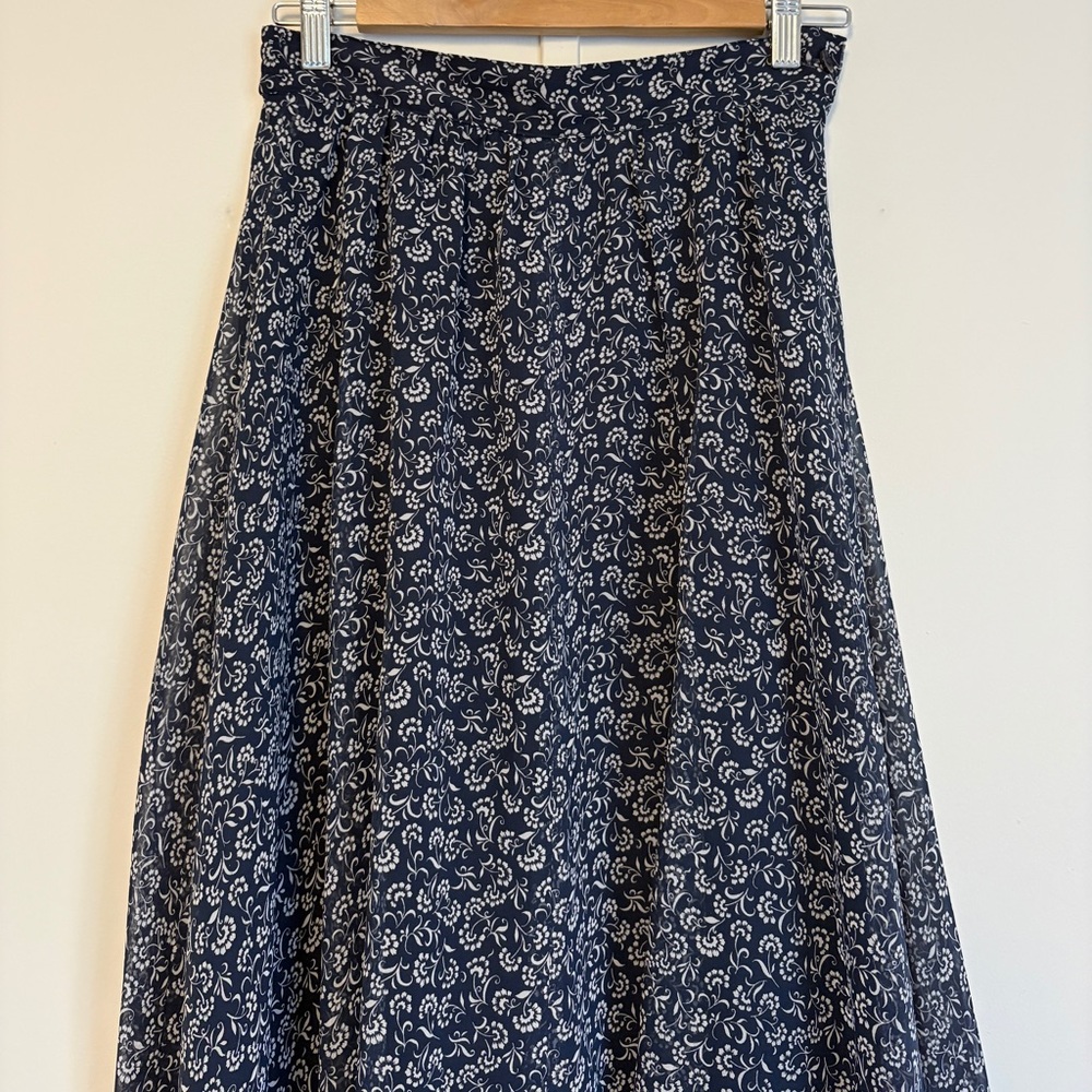 Navy and White Floral Patterned Vintage Chiffon Skirt - Picture 4 of 6